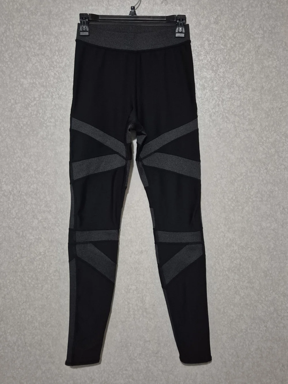 ALO Yoga Black and Gray Seamless Knit Top with White Logo..Size:M